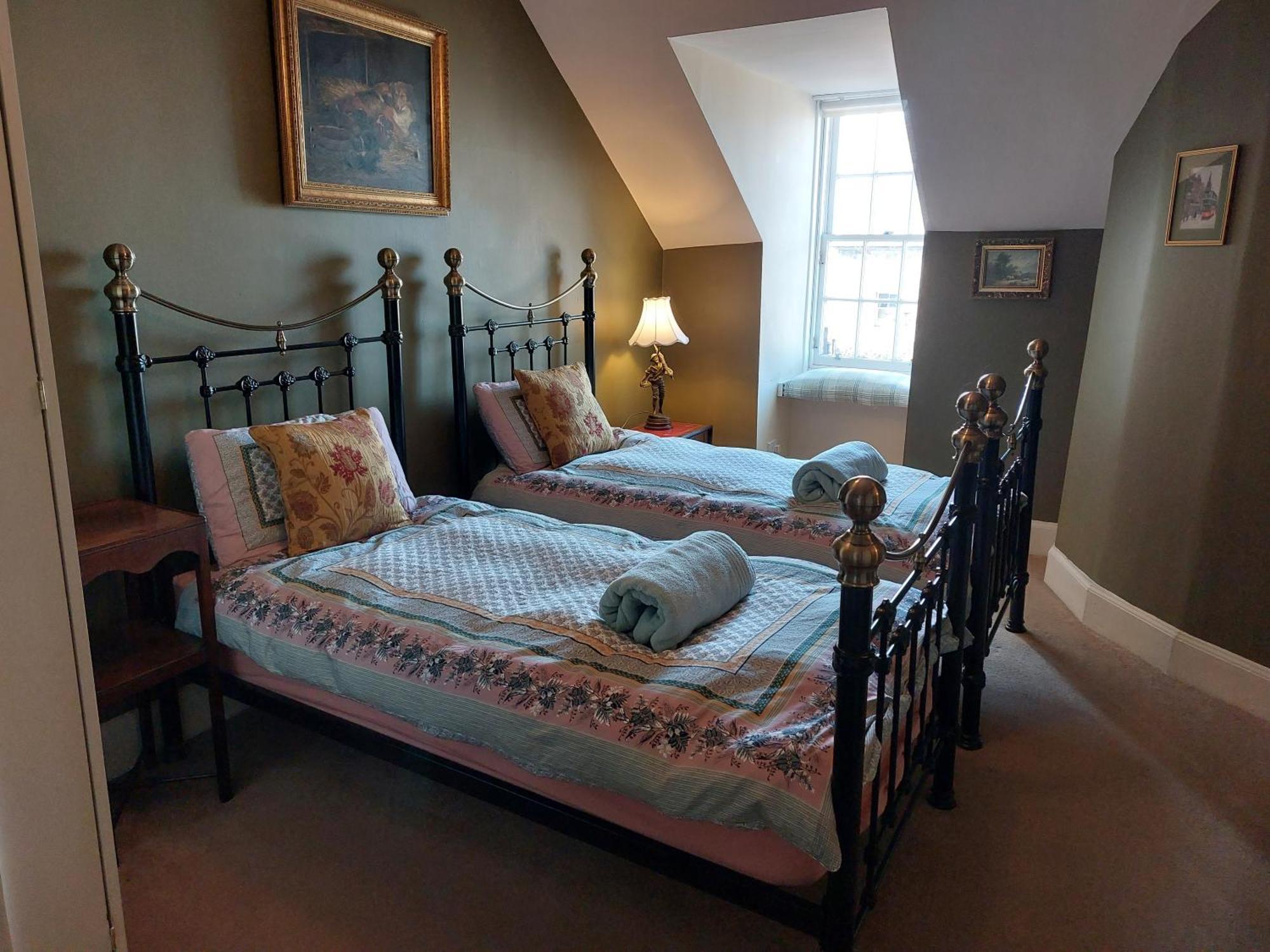 Апартаменты Stunning 5Br Royal Mile Penthouse Эдинбург Экстерьер фото